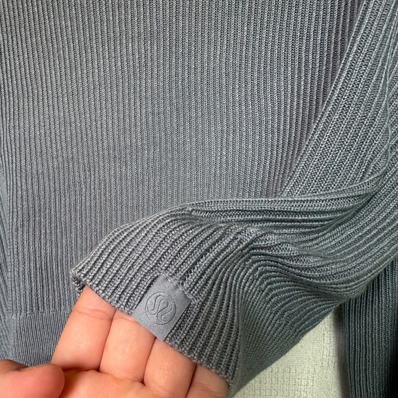 Lululemon Reversible Crossover knit sweater sz 12 - Picture 3 of 5